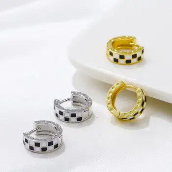 Модерен черно-бели обеци-халки в шахматна дъска модел за жени, тенденция 2022, метален кръг, геометрична кръгла обица, вечерни украса